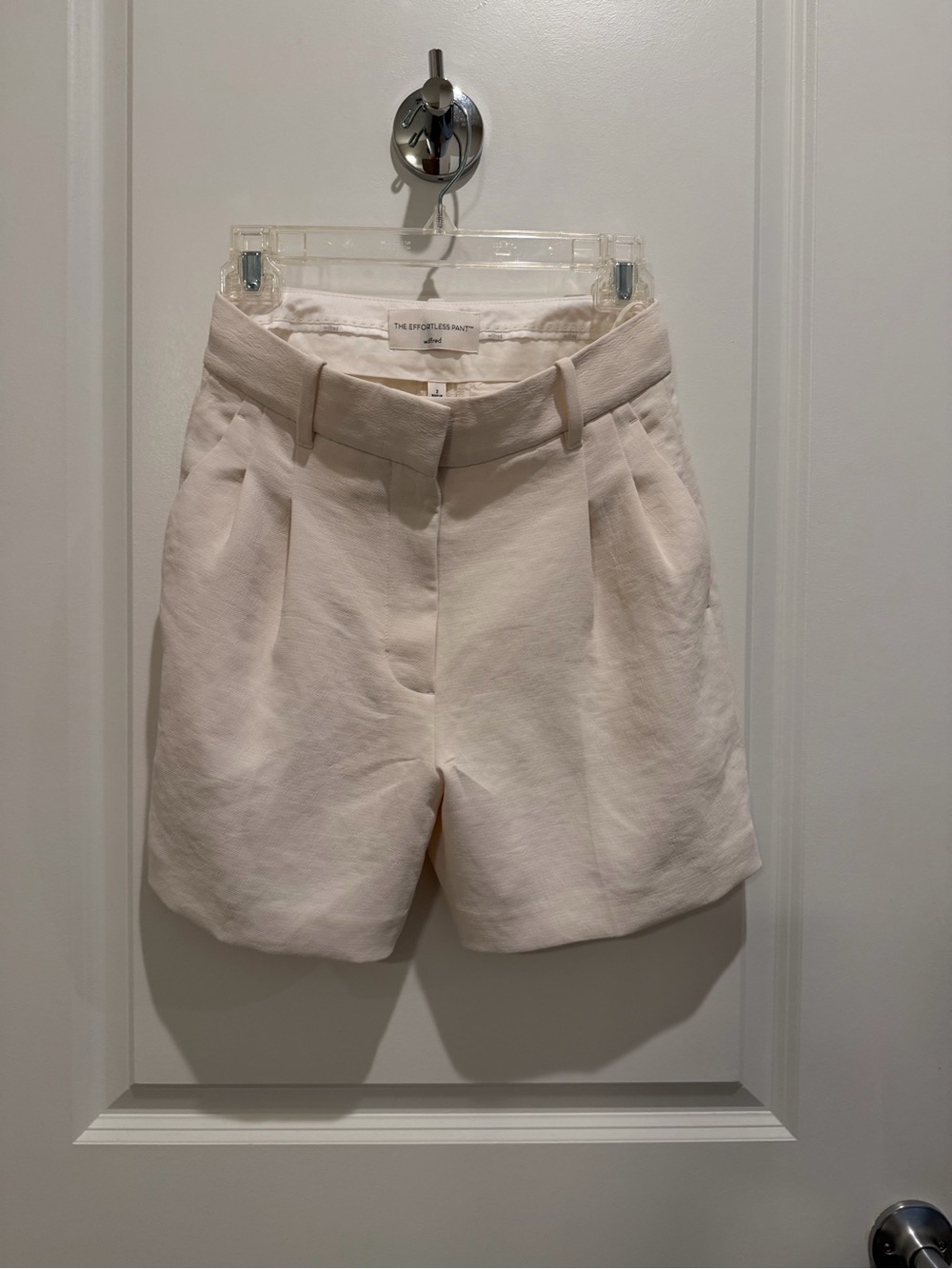 Wilfred Cream High-Rise Tailored Shorts